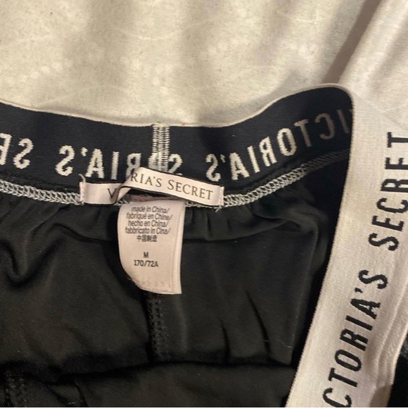 VICTORIA SECRET PAJAMA SHORTS GREAT CONDITION (THEY DO NOT FIT ME) - Picture 2 of 2